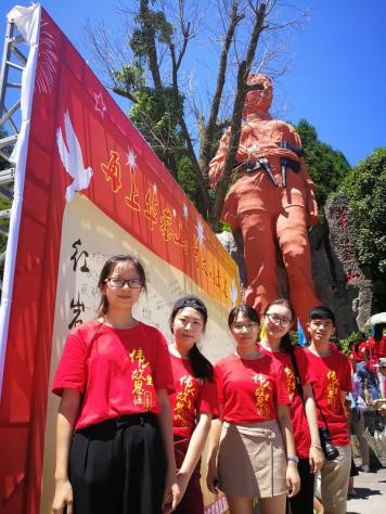 5aa73eed6c4cd.jpg 华蓥山.jpg